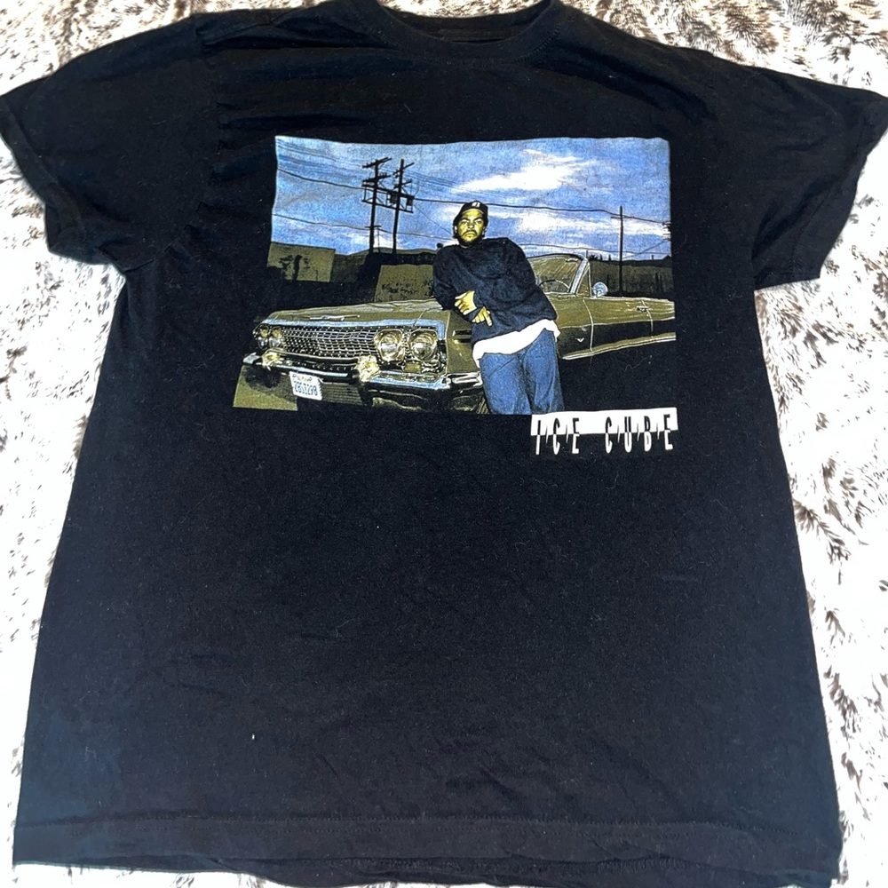 men’s oversized graphic tee size s